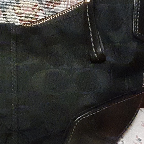 Coach Hamptons Signature Round Hobo Bag Style #11371 & Dust Bag - Picture 2 of 9